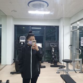 크노텐 후디집업자켓(다이어트땀복) — 5점을 준 리뷰어가 2022년 5월 올린 사용 사진