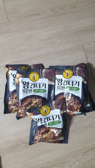 한성기업 무볼레 왕건더기 볶음밥 갈릭스테이크 — 4점을 준 리뷰어가 2021년 10월 올린 사용 사진