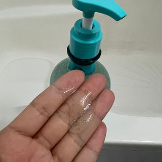 벨먼 내추럴스파 수분광채 스크럽 바디워시 600ml 5종 — 5점을 준 리뷰어가 2022년 5월 올린 사용 사진