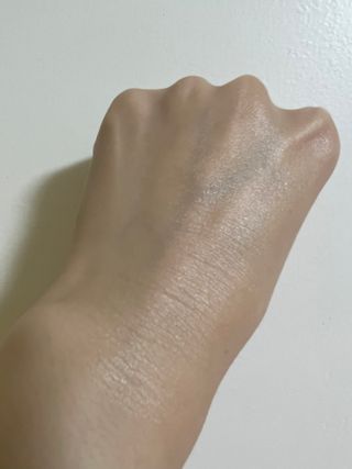 리더스코스메틱 리더스 카밍 바이오틱스 선 에센스 SPF 50+ PA++++ — 5점을 준 리뷰어가 2022년 6월 올린 사용 사진