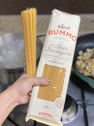 [Rummo]이탈리안 프리미엄 파스타 룸모 파스타 8종+리미티드 에디션 룸모 에이프런 — 5점을 준 리뷰어가 2021년 10월 올린 사용 사진