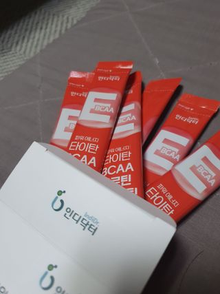 [인디닥터] 타이탄 BCAA 프로틴 젤리스틱 — 5점을 준 리뷰어가 2022년 6월 올린 사용 사진