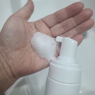 블룸비 거품 두피 샴푸 — 5점을 준 리뷰어가 2022년 9월 올린 사용 사진