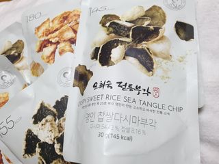 오희숙 전통부각 명인 찹쌀김부각, 찹쌀다시마부각, 황태껍질튀각 총 6봉 — 3점을 준 리뷰어가 2021년 7월 올린 사용 사진