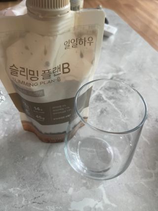 일일하우 슬리밍 플랜B 고소한 귀리맛, 진한 카카오맛 (체중조절식) — 5점을 준 리뷰어가 2023년 8월 올린 사용 사진
