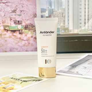아이오 프리미엄 안탄다르 유브이마스터 선크림 — 5점을 준 리뷰어가 2021년 8월 올린 사용 사진