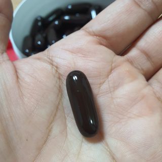 Swisse 스위스 고함량 프로폴리스 2,000mg 210정 — 5점을 준 리뷰어가 2021년 11월 올린 사용 사진