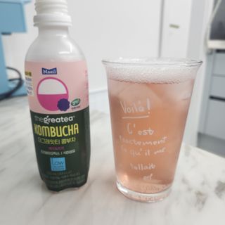 더그레잇티 콤부차 [매일유업] 더그레잇티 44kcal 콤부차 300ml *12개입 (오리지널 6개+베리리치 6개) — 5점을 준 리뷰어가 2023년 7월 올린 사용 사진