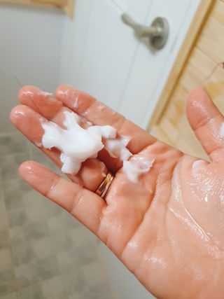 헤어플러스 단백질탈모샴푸 500ml+단백질본드앰플 145ml — 5점을 준 리뷰어가 2021년 3월 올린 사용 사진