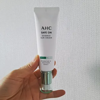 [AHC] 세이프온 에센스 선크림 올리브영 스페셜 증정 기획세트 — 5점을 준 리뷰어가 2022년 6월 올린 사용 사진