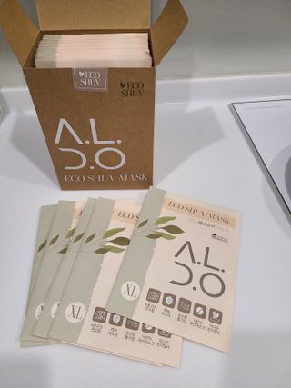 알도(A.L.D.O) 알도 에코슈브 성인 마스크(특대형) — 5점을 준 리뷰어가 2022년 9월 올린 사용 사진