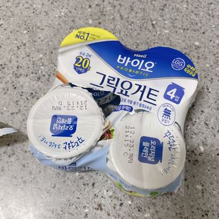 매일바이오 그릭요거트 오리지널 플레인 4개, 로스터리 커피믹스 4개 — 4점을 준 리뷰어가 2021년 12월 올린 사용 사진