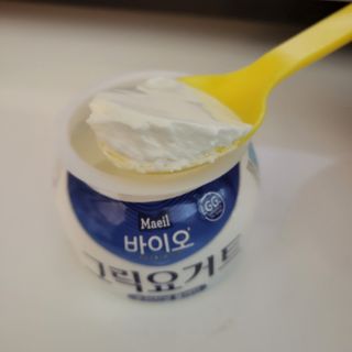 매일바이오 그릭요거트 오리지널 플레인 4개, 로스터리 커피믹스 4개 — 5점을 준 리뷰어가 2021년 12월 올린 사용 사진