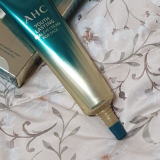 [NEW 탄력유턴 아이크림] AHC 유스 래스팅 리얼 아이크림 포 페이스 — 5점을 준 리뷰어가 2021년 2월 올린 사용 사진
