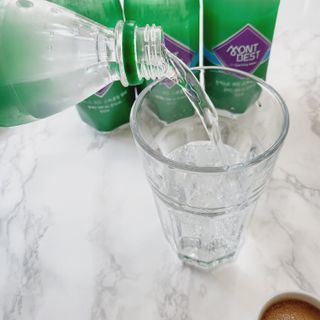 몽베스트 Montbest with Sparkling water Plain 20병 — 5점을 준 리뷰어가 2021년 11월 올린 사용 사진