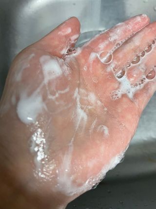 [포레스트스토리] 탈모증상완화 샴푸 1,000ml — 5점을 준 리뷰어가 2022년 3월 올린 사용 사진