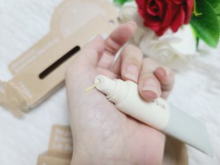 [후르디아] 올리브영 착한보습 비건 립버터 2종 — 5점을 준 리뷰어가 2021년 10월 올린 사용 사진
