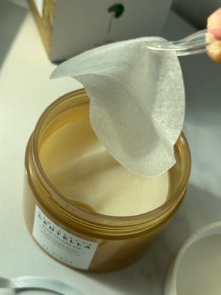 스킨1004 [SKIN1004] 마다가스카르 센텔라 퀵 카밍 패드 70매 130ml — 5점을 준 리뷰어가 2024년 11월 올린 사용 사진