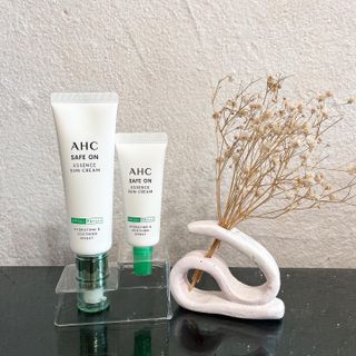 [AHC] 세이프온 에센스 선크림 올리브영 스페셜 증정 기획세트 — 5점을 준 리뷰어가 2022년 6월 올린 사용 사진
