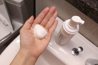 [바이로담] 저자극 약산성버블 폼 폼클렌징 150ml — 5점을 준 리뷰어가 2021년 3월 올린 사용 사진
