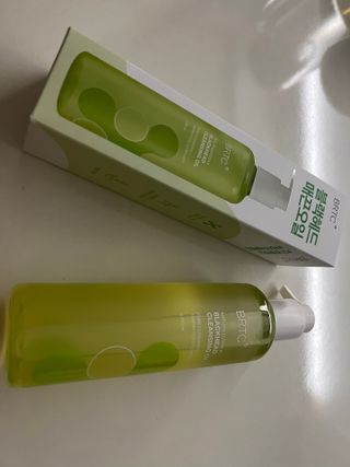 비알티씨 BRTC 안티폴루션 앤 블랙헤드 클렌징오일 300ml — 5점을 준 리뷰어가 2022년 12월 올린 사용 사진