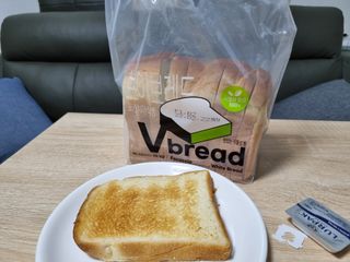 롯데제과 Vbread 포카치아식빵1개 + 미니식빵 1개 + 머핀 2개 세트 — 4점을 준 리뷰어가 2021년 9월 올린 사용 사진
