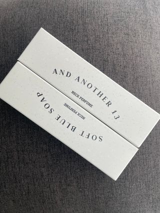 멈칫(MUMCHIT) 넥퍼퓸 NECKPERFUME 2가지 향 — 4.5점을 준 리뷰어가 2021년 11월 올린 사용 사진