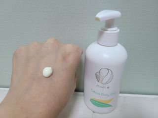 mom e 맘이 내추럴 베이비 케어 샴푸앤바스+로션 — 4점을 준 리뷰어가 2021년 1월 올린 사용 사진