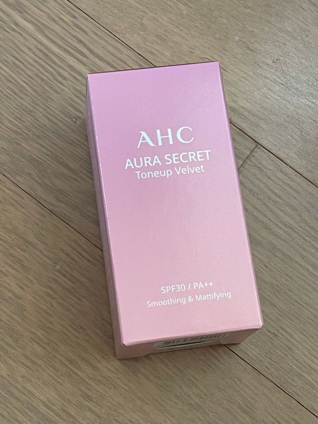 AHC 아우라 시크릿 톤업 벨벳 리뷰 사진
