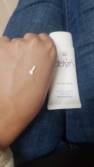 바르셀 톤업 무기자차 자외선차단제 순한 선크림 인텐시브 선 젠 50ml — 5점을 준 리뷰어가 2021년 11월 올린 사용 사진