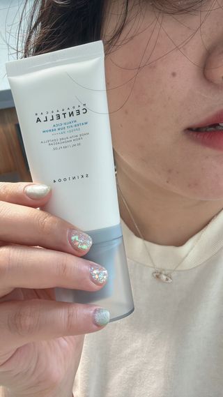 [스킨1004] 마다가스카르 센텔라 히알루-시카 워터핏 선세럼 50ml — 5점을 준 리뷰어가 2024년 5월 올린 사용 사진