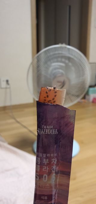 엘리샤코이 아임얼라이브 콤부차 콜라겐 506 스틱젤리 석류 — 4.5점을 준 리뷰어가 2021년 7월 올린 사용 사진