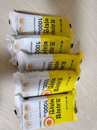 서울약사신협 프리미엄 비타민C 1,000mg_2.5g x 50포 — 5점을 준 리뷰어가 2021년 9월 올린 사용 사진