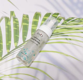 아임오 페미닌워시 150ML + 페미닌티슈6입 + 아임오스티커 + 쿠폰북 — 5점을 준 리뷰어가 2021년 10월 올린 사용 사진