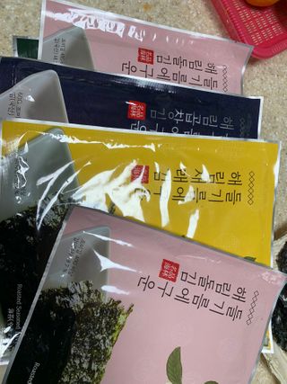 [해림맛김] 들기름에 구운 바삭바삭 김 4종 세트 + 1종 랜덤발송 총5개입 — 5점을 준 리뷰어가 2021년 2월 올린 사용 사진