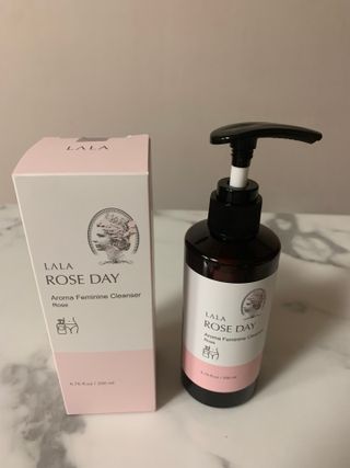 라라로즈데이 시즌2 여성청결제 200ml 아로마 페미민 클렌저, 독일더마인증 — 5점을 준 리뷰어가 2021년 9월 올린 사용 사진