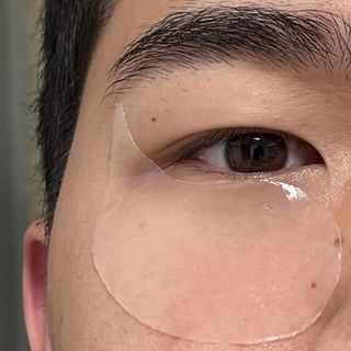 퀸즈홀릭 라이스 보내티컬 아이 마스크 퀸즈홀릭 X 레아라 다이아포스 라이스 보태니컬 링클 리프팅 아이 마스크 7매 1BOX — 5점을 준 리뷰어가 2022년 5월 올린 사용 사진