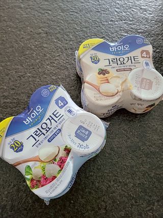 매일바이오 그릭요거트 오리지널 플레인 4개, 로스터리 커피믹스 4개 — 5점을 준 리뷰어가 2021년 12월 올린 사용 사진