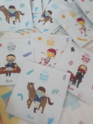[블루 본 아이노우] 유아용 컬러마스크 40 PCS SET 2중 택 1 — 5점을 준 리뷰어가 2021년 4월 올린 사용 사진
