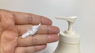 카프리나 산양밀크 모이스춰라이징 바디로션 350ml(라벤더향) — 5점을 준 리뷰어가 2023년 5월 올린 사용 사진