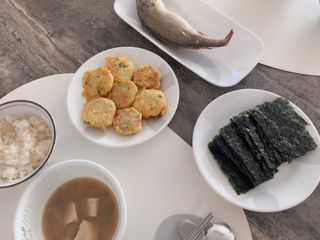 [해림맛김] 들기름에 구운 바삭바삭 김 4종 세트 + 1종 랜덤발송 총5개입 — 5점을 준 리뷰어가 2021년 2월 올린 사용 사진