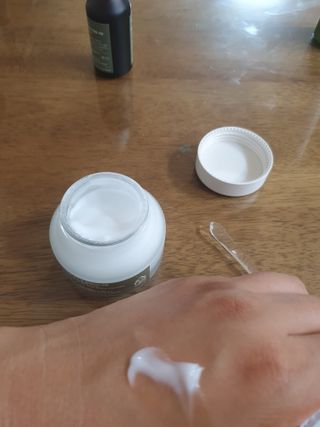 마리엔메이 센서티브 수딩 젤 크림 + 어성초 티트리 추출물 세럼 + 어성초 티트리 모공 클렌징 폼 — 5점을 준 리뷰어가 2021년 9월 올린 사용 사진