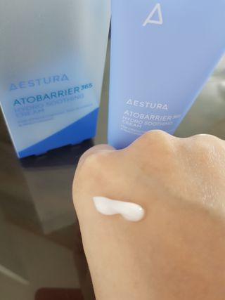 에스트라 아토베리어365 하이드로 수딩크림 — 5점을 준 리뷰어가 2022년 6월 올린 사용 사진