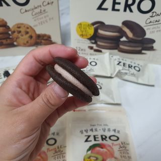 ZERO (초콜릿 칩 쿠키, 카카오 케이크, 후르츠 젤리, 아이스 콜라, 아이스 초코바) — 5점을 준 리뷰어가 2022년 6월 올린 사용 사진