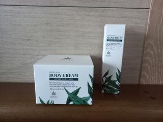 버텍스넘버원 버텍스 넘버원 햄프씨드오일 핸드밤, 바디크림 — 5점을 준 리뷰어가 2022년 3월 올린 사용 사진