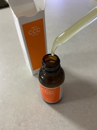 더마 사이언스 비타민 CCC 앰플 기미 브라이트닝 세럼 30ml — 5점을 준 리뷰어가 2021년 8월 올린 사용 사진