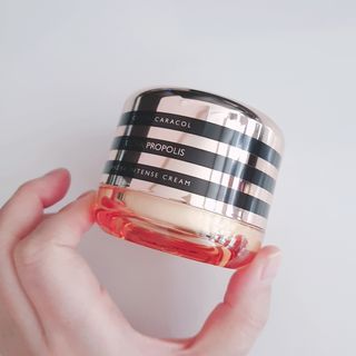 자민경 크레마카라콜 울트라 프로폴리스 하이드라 인텐스 크림 50ml — 5점을 준 리뷰어가 2021년 1월 올린 사용 사진
