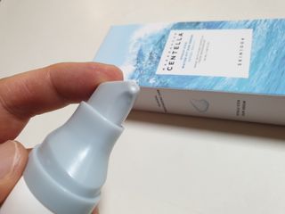 [스킨1004] 마다가스카르 센텔라 히알루-시카 워터핏 선세럼 50ml — 5점을 준 리뷰어가 2024년 5월 올린 사용 사진