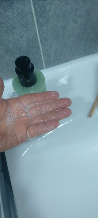 프리마인 메이크업과 들뜨는 각질까지 한방에 깐달걀로! 순하기까지한 셀베이스 그린티클렌저(200ml) — 4점을 준 리뷰어가 2023년 1월 올린 사용 사진