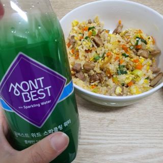 몽베스트 Montbest with Sparkling water Plain 20병 — 5점을 준 리뷰어가 2022년 11월 올린 사용 사진